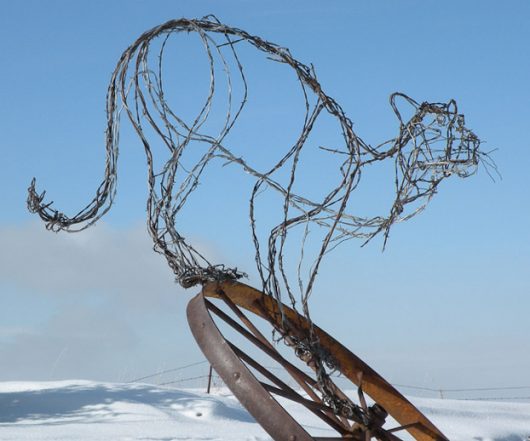 Wire Mountain Lion Sculpture